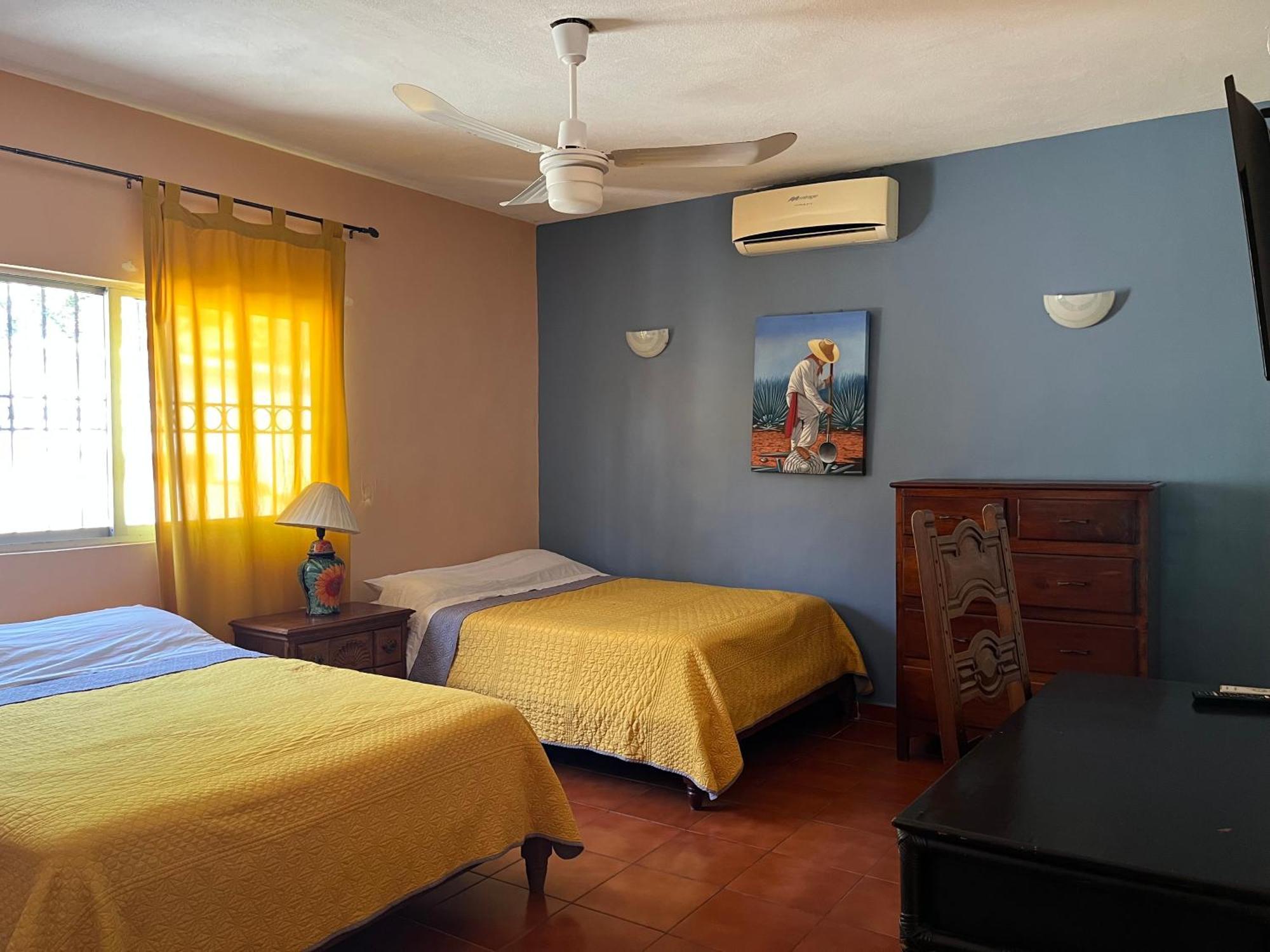 Casa De La Alegria 2 Apartments 마사틀란 외부 사진