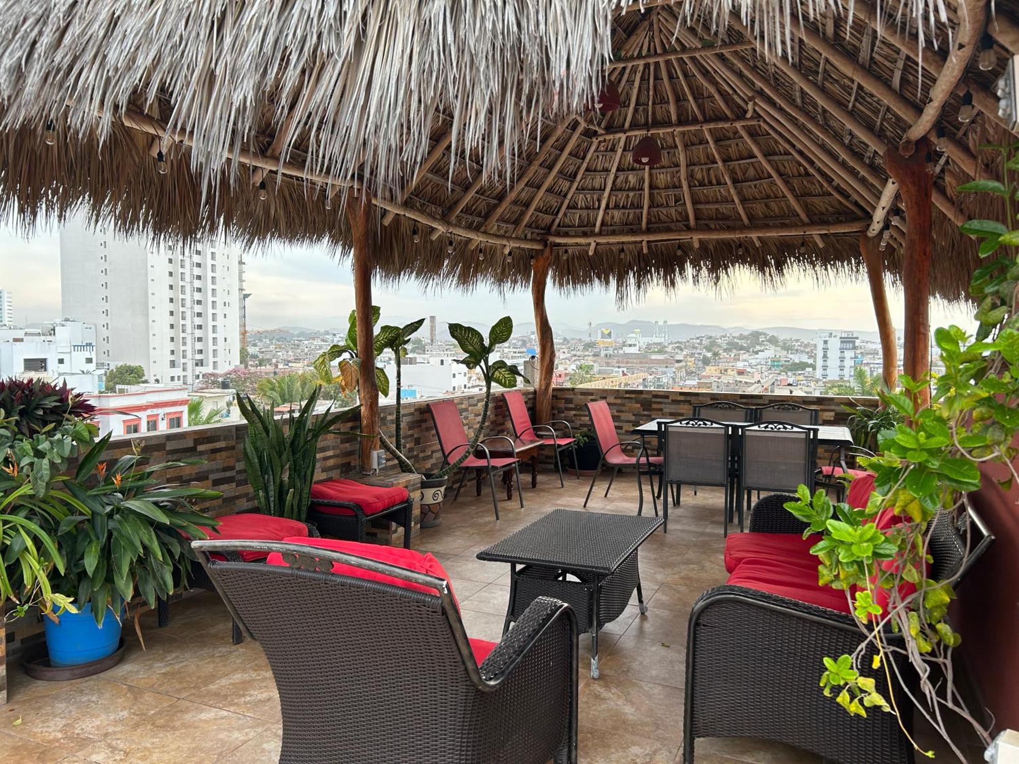 Casa De La Alegria 2 Apartments 마사틀란 외부 사진