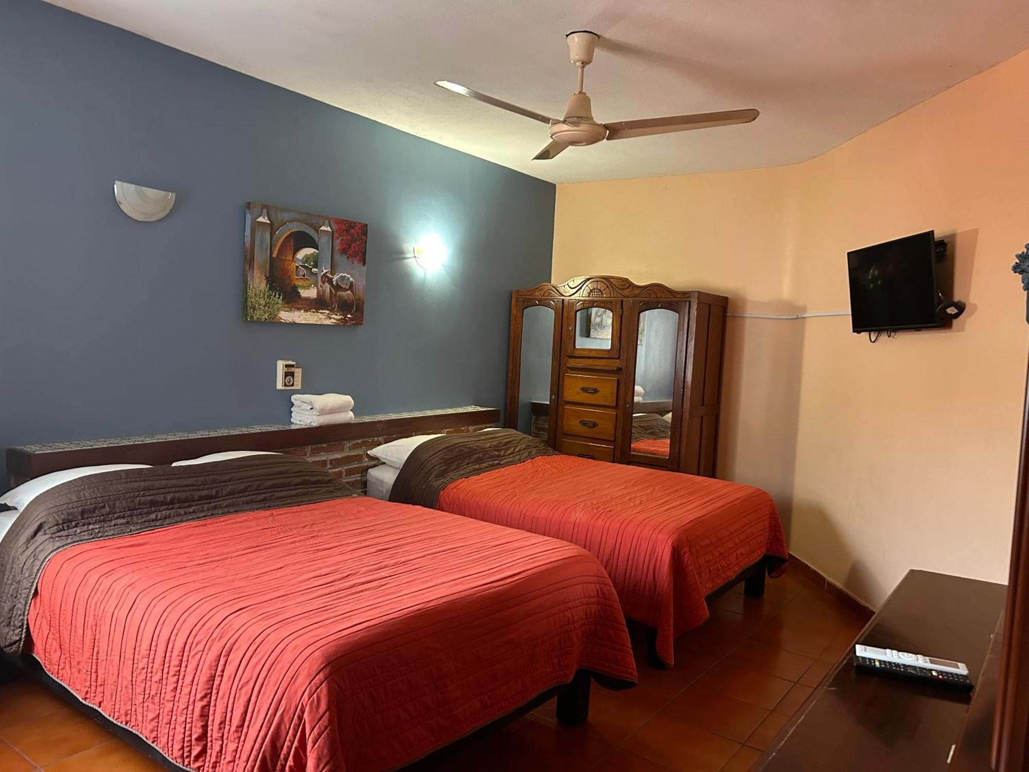 Casa De La Alegria 2 Apartments 마사틀란 외부 사진