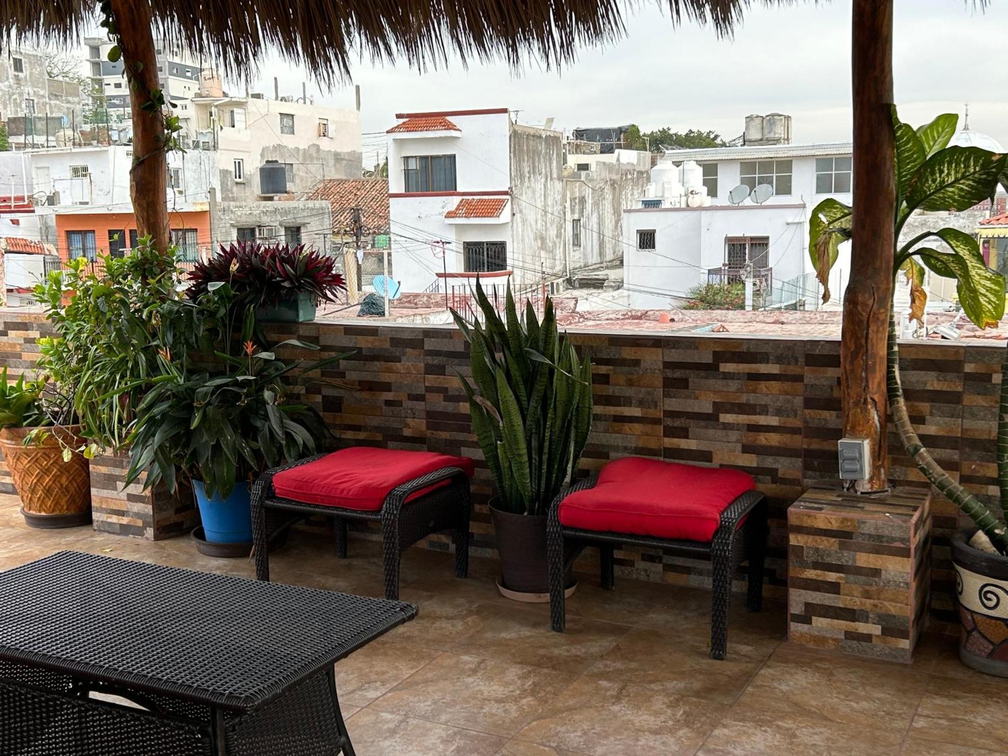 Casa De La Alegria 2 Apartments 마사틀란 외부 사진