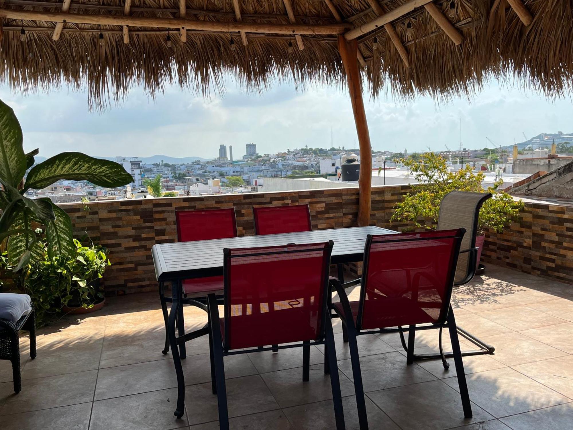 Casa De La Alegria 2 Apartments 마사틀란 외부 사진