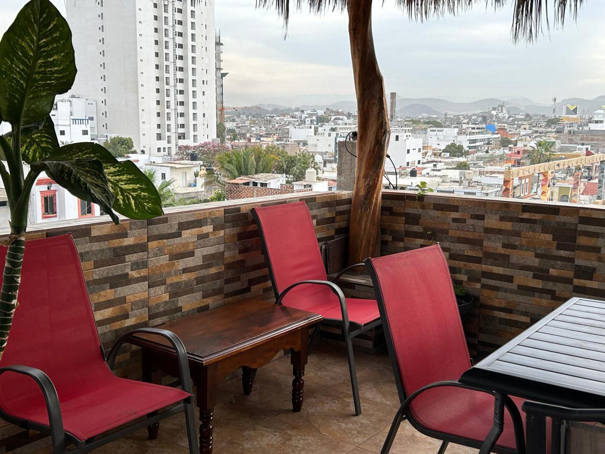 Casa De La Alegria 2 Apartments 마사틀란 외부 사진