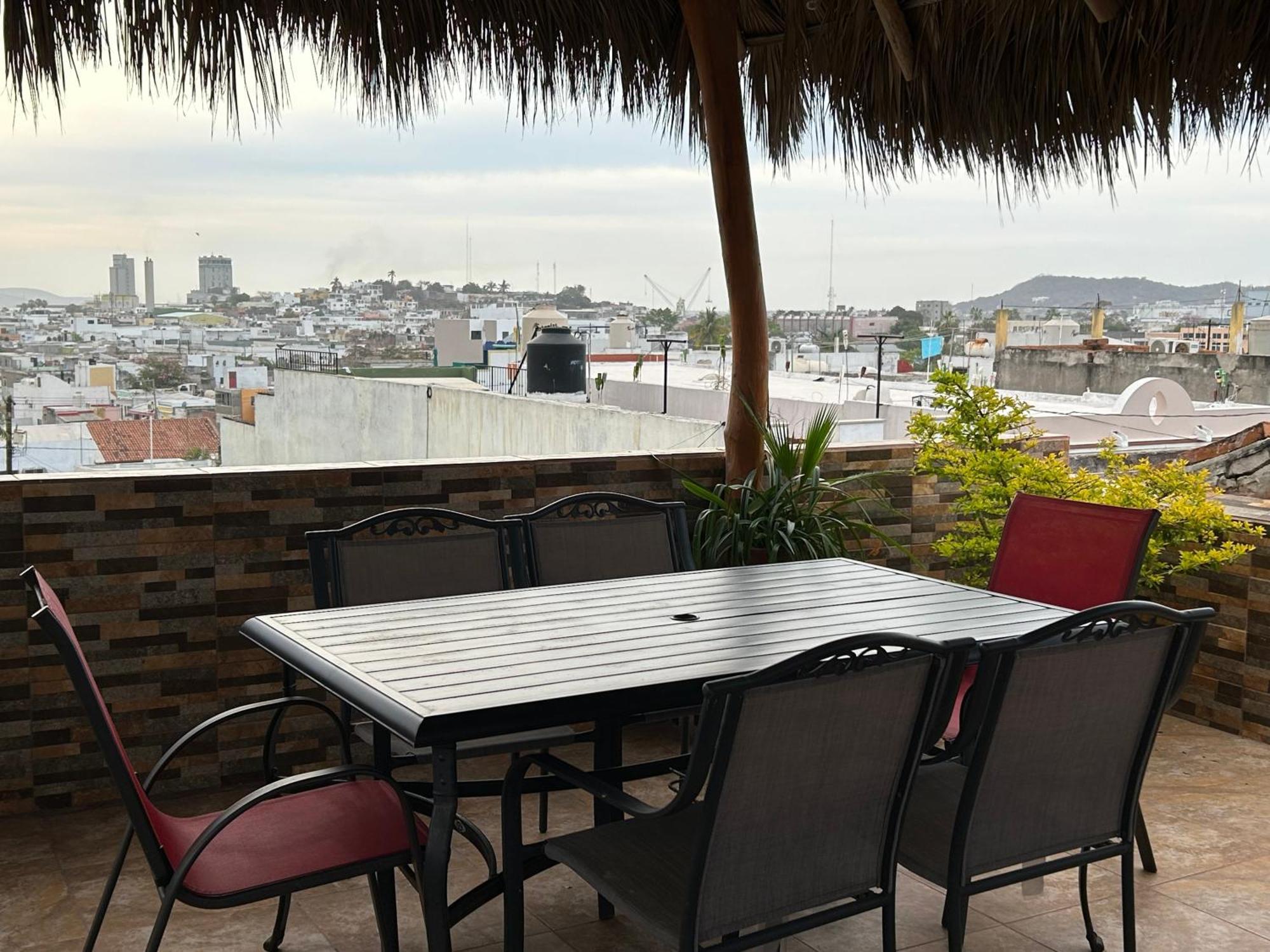 Casa De La Alegria 2 Apartments 마사틀란 외부 사진