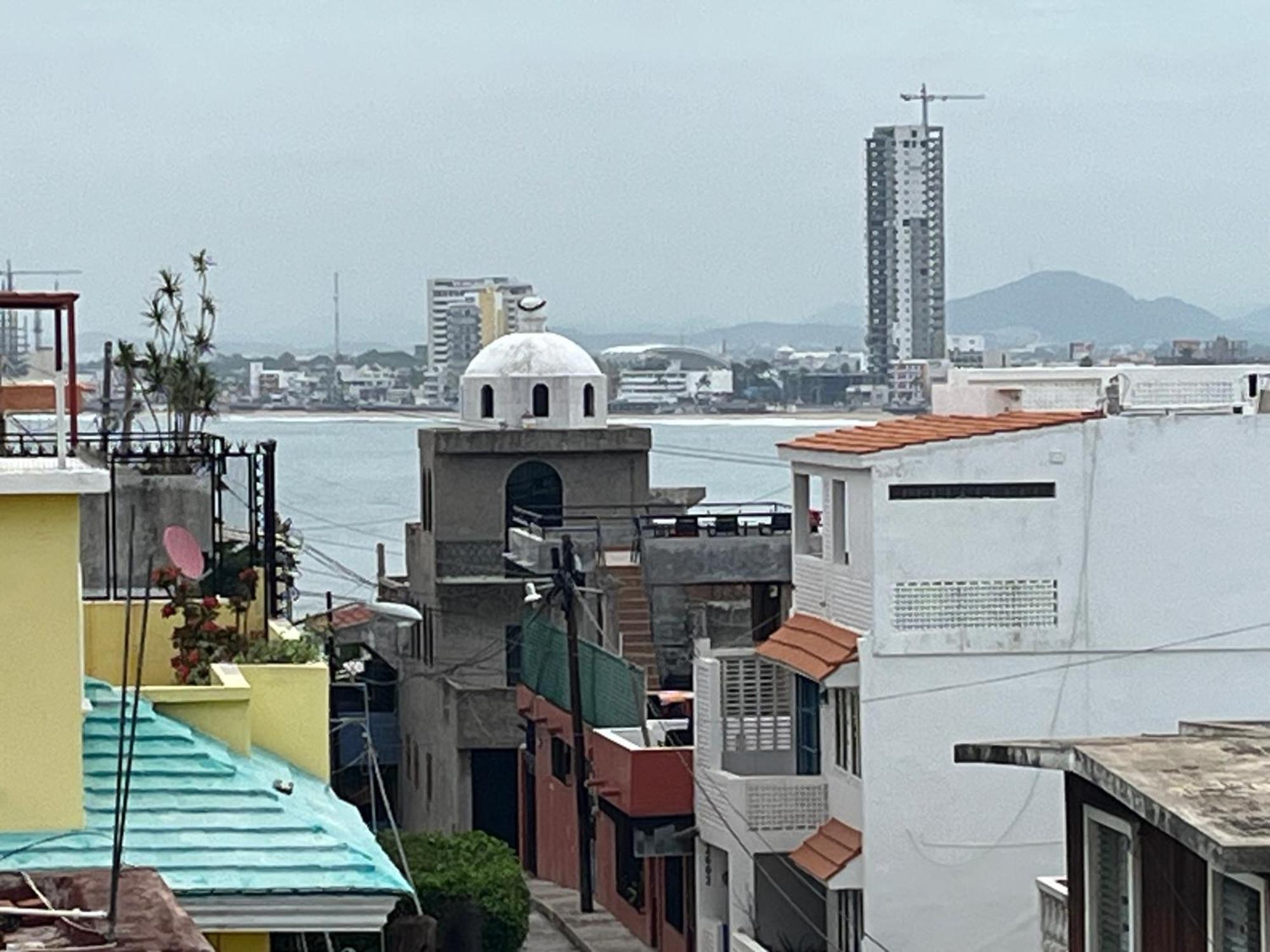 Casa De La Alegria 2 Apartments 마사틀란 외부 사진